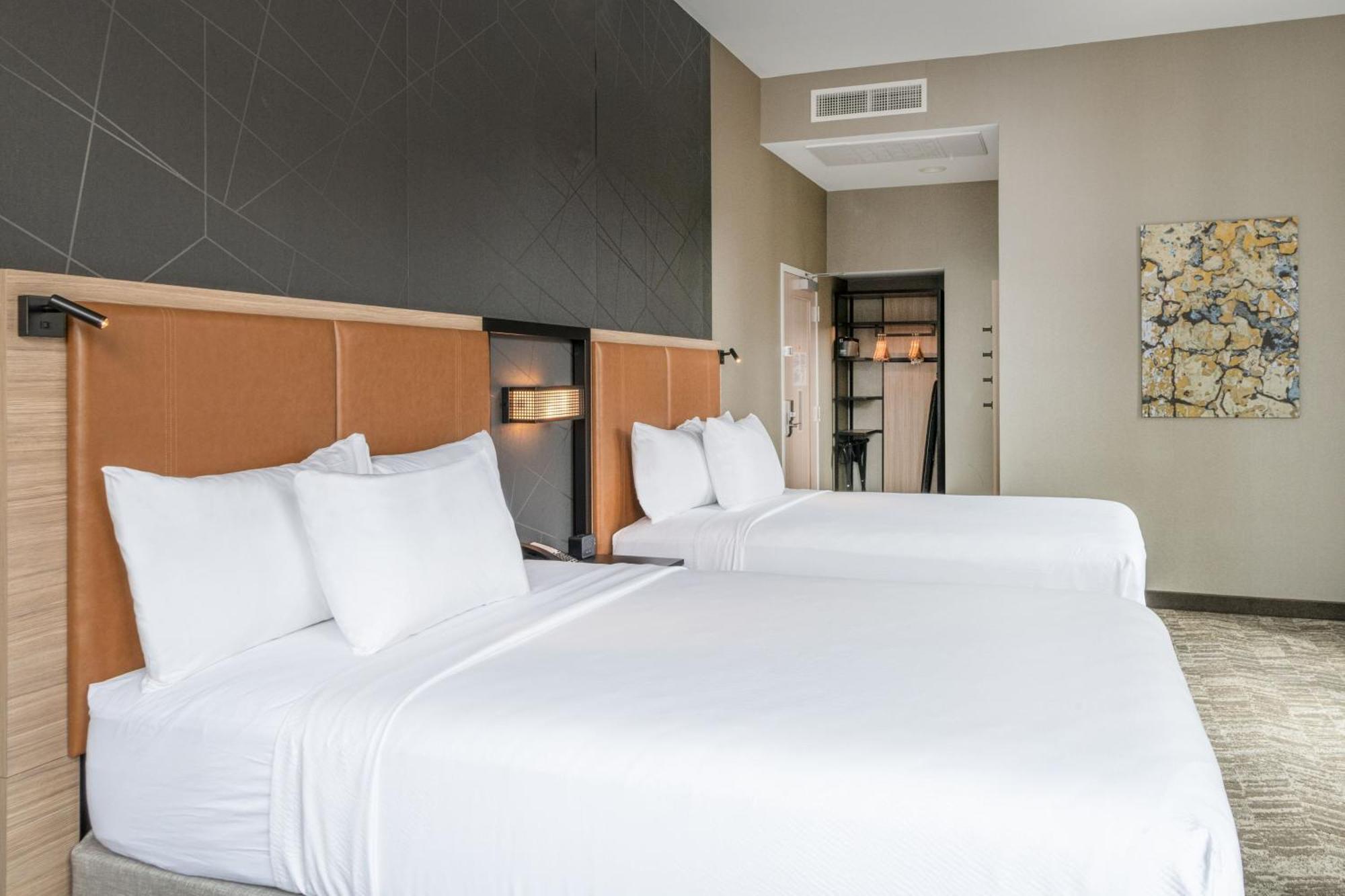 Springhill Suites By Marriott Baltimore Downtown Convention Center Area Екстер'єр фото